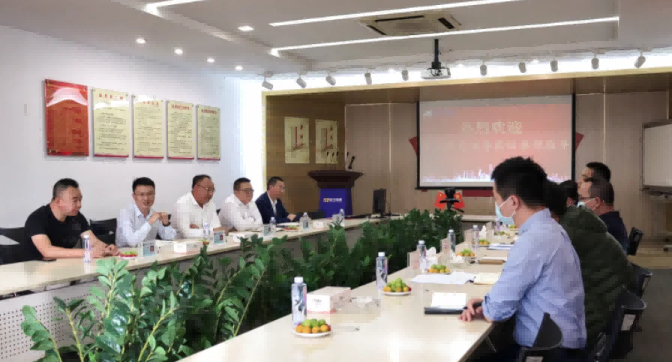 東莞市工信局與鎮經發局領導蒞臨VR彩票參觀指導