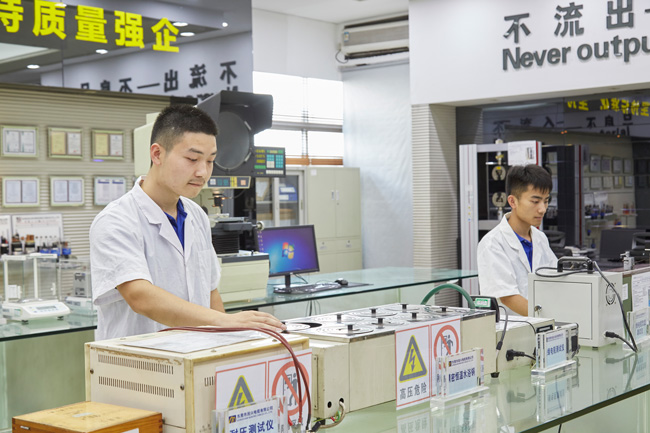 東莞制造業如何做品牌？這家工業企業簽下甄子丹任代言人