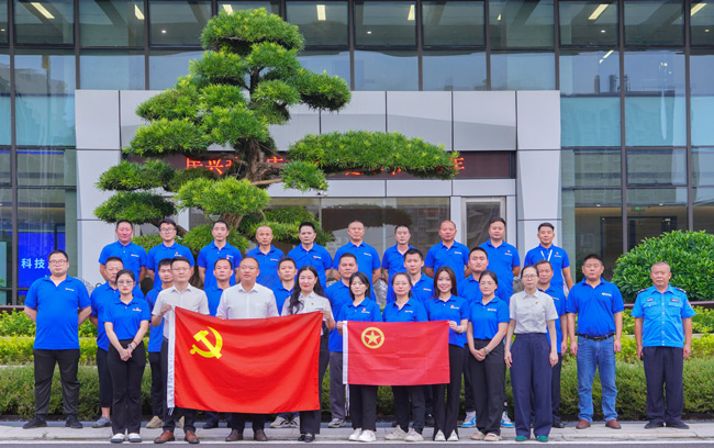 致敬最可愛的人 | VR彩票開展“八一”建軍節主題慰問活動